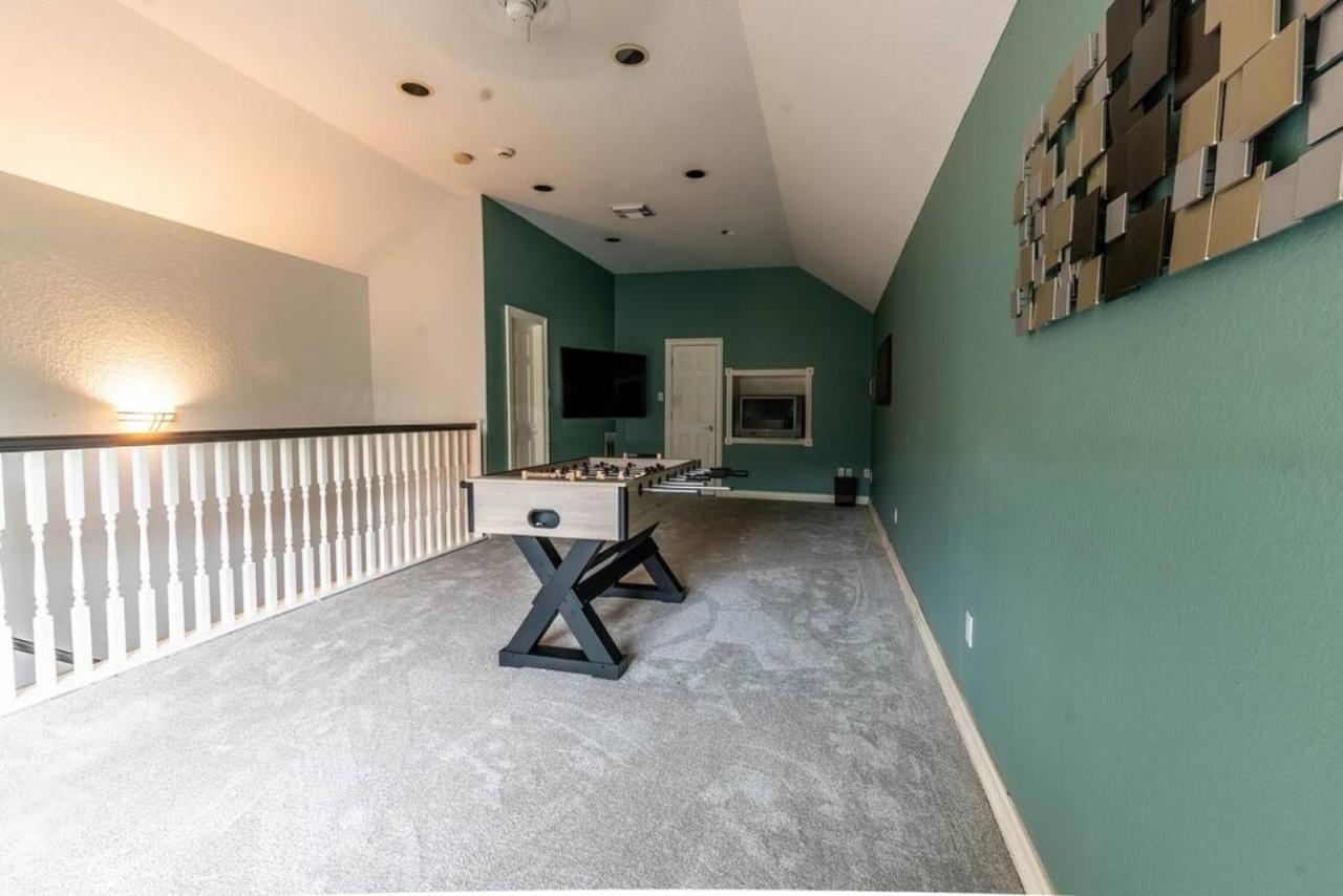 Huge 6 Bedroom With Pool, Spa, 85 Inch Tv, Game Room Houston Eksteriør bilde